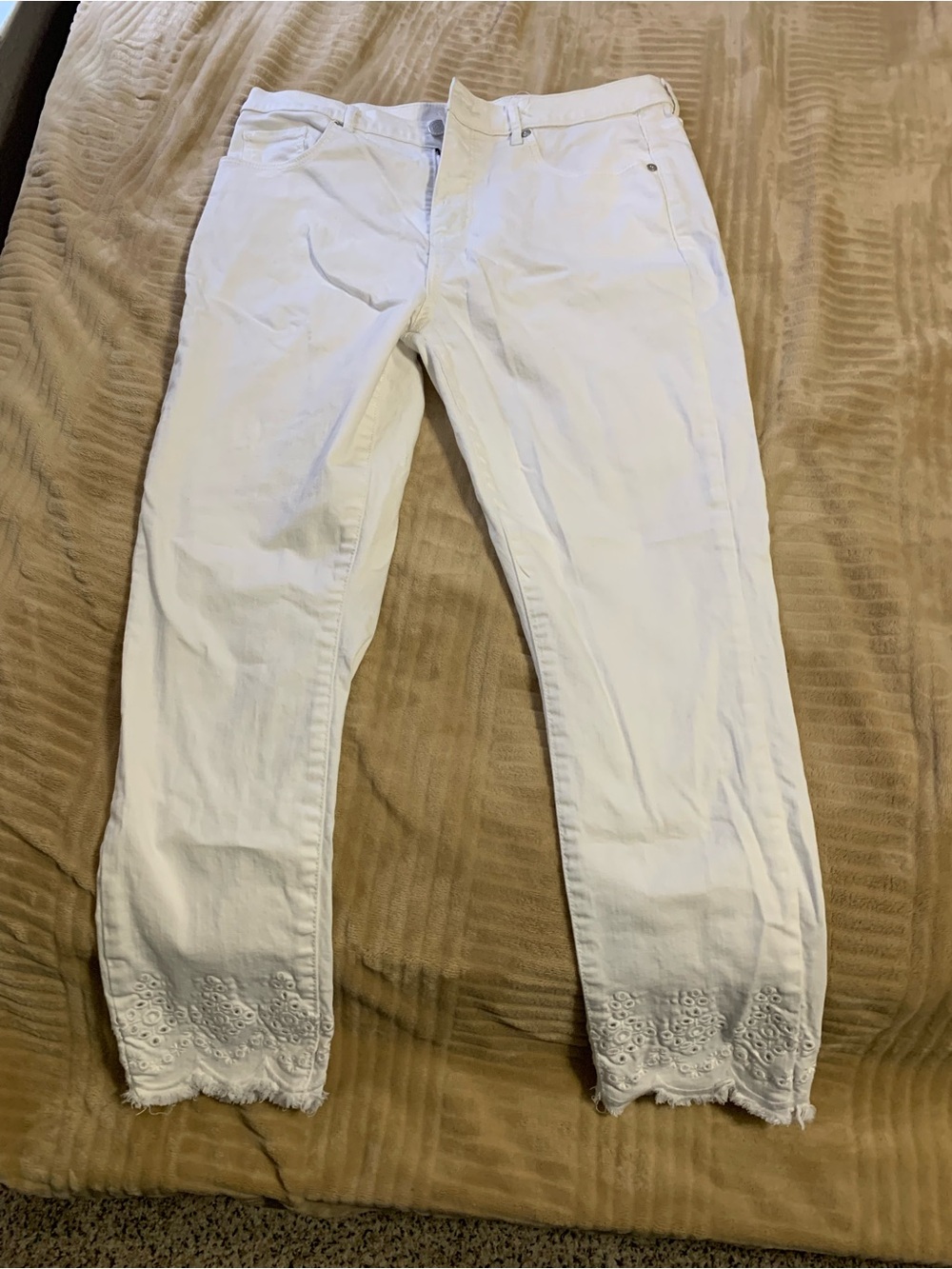 LOFT White Cropped Jeans with Embroidered Scalloped Hem